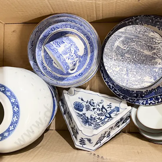 Quantity of Assorted Blue and White China