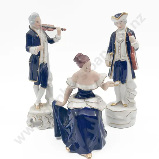Three Royal Deux Figures