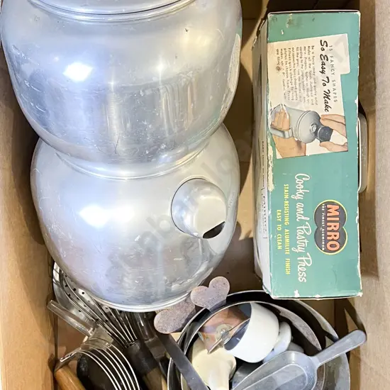 Box Quantity of Assorted Kitchenalia