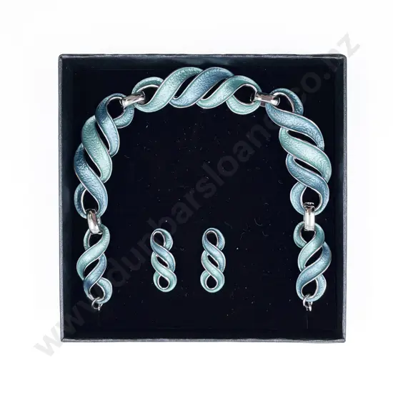 Kiwi Craft Costume Necklace and Earrings