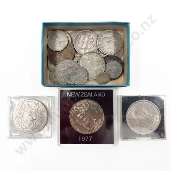 Qty of Loose Coinage Together with Comm. Coins
