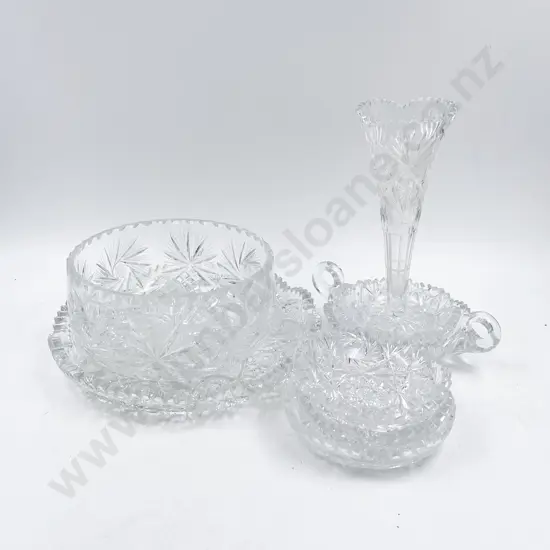 Small Qty of Assorted Crystal and Glass