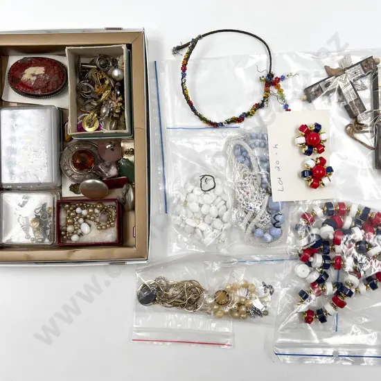 Collection 'Bits and Pieces'