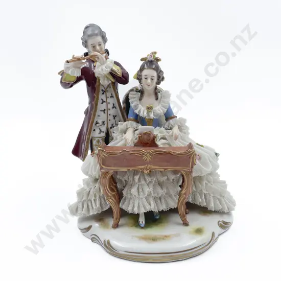 Fancy China Group Figure