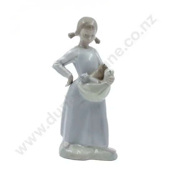 Nao Figure of Girl with Kitten