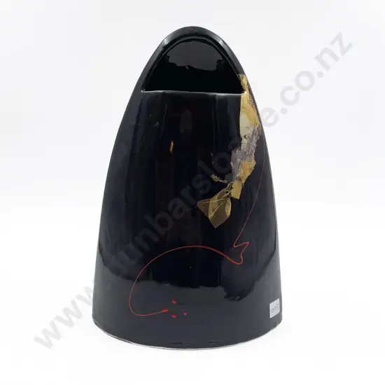 Peter Collis Pottery Form