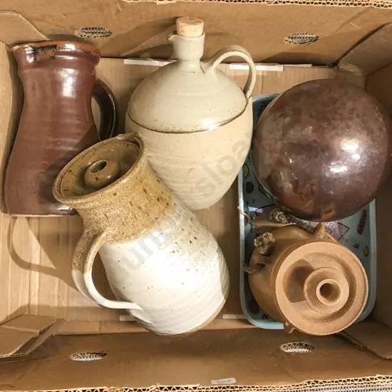 Box of Assorted Pottery