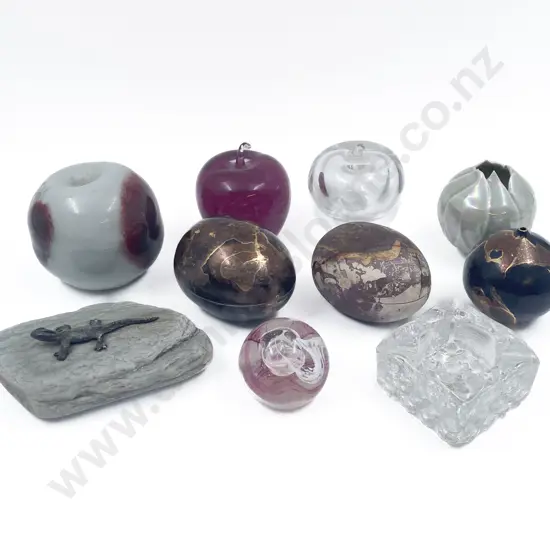 Small Quantity of Assorted Glass and Pottery Ornaments including Patti Meads