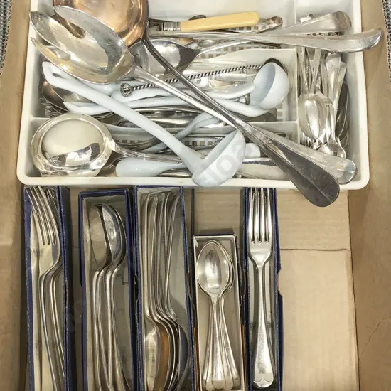 Quantity of Assorted Cutlery