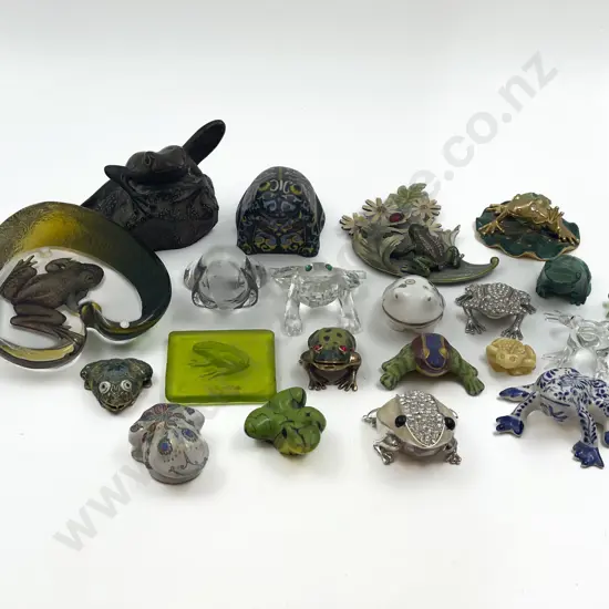 Quantity of Assorted Frog Ornaments