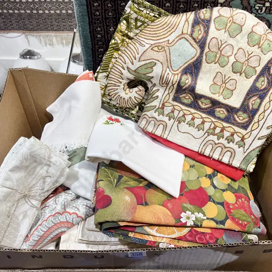 Quantity of Assorted Table Linen etc