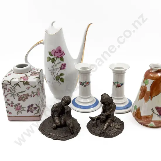 Small Quantity of Assorted China and Ornaments