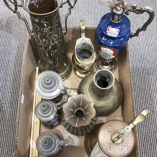 Box of Assorted Metal Ware etc