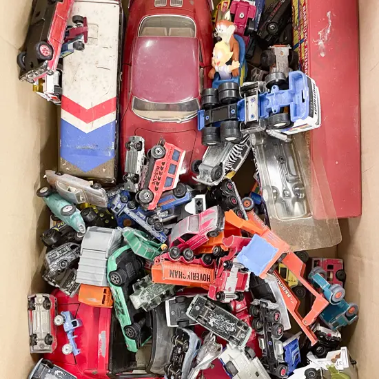 Boxed Quantity of Assorted Loose Toy Cars etc