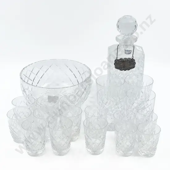 Quantity of Assorted Crystal including Decanter and Fruit Bowl