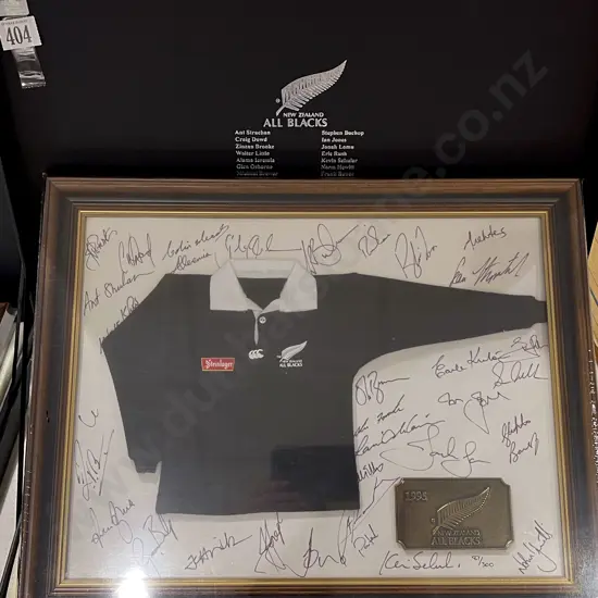 Framed NZ All Blacks 1995 Miniature Jersey and Players Autographs in Presentation Box