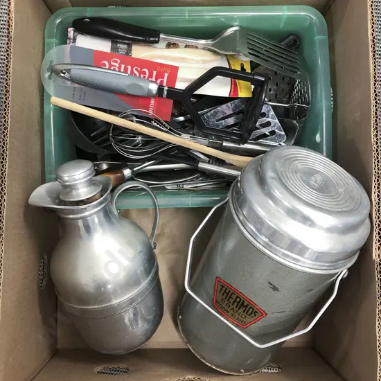 Box of Assorted Vintage Kitchenware
