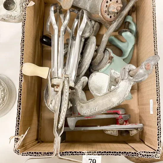 Box of Assorted Vintage Kitchenalia