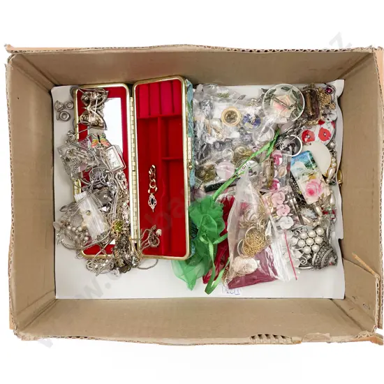 Quantity of Assorted Costume Jewellery