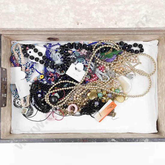 Quantity of Assorted Costume Jewellery