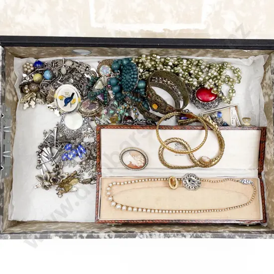 Quantity of Assorted Costume Jewellery