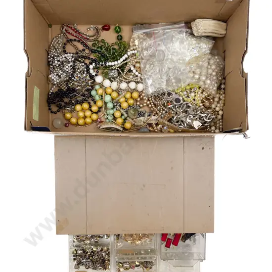 Quantity of Assorted Costume Jewellery etc
