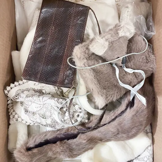 Quantity of Assorted Vintage Linen etc