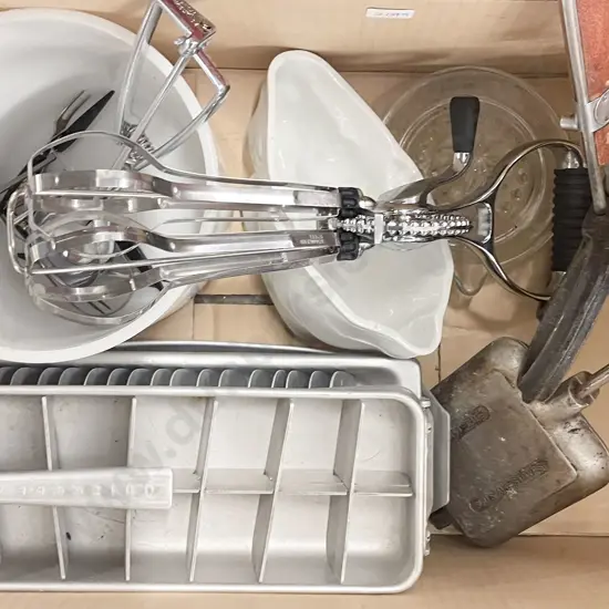 Quantity of Assorted Vintage Kitchenalia