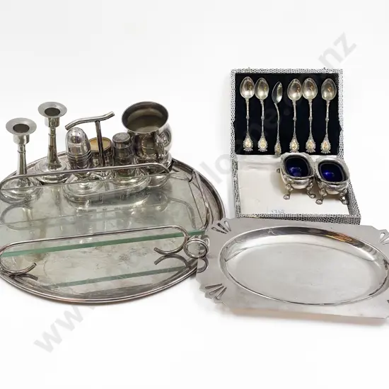 Quantity of Assorted S/P on Circular Tray