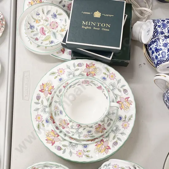 Minton "Haddon Hall" Part Dinnerset