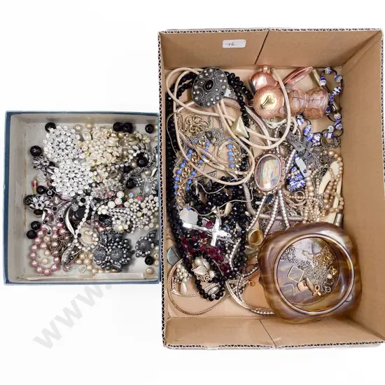 Quantity of Assorted Costume Jewellery