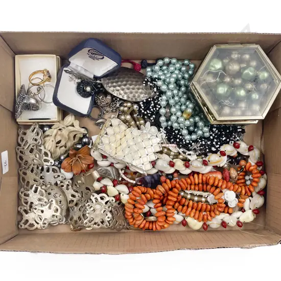 Quantity of Assorted Costume Jewellery