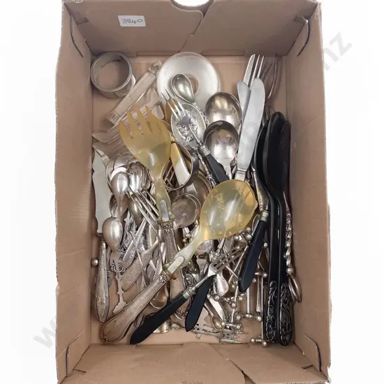 Quantity of Assorted Cutlery and extras