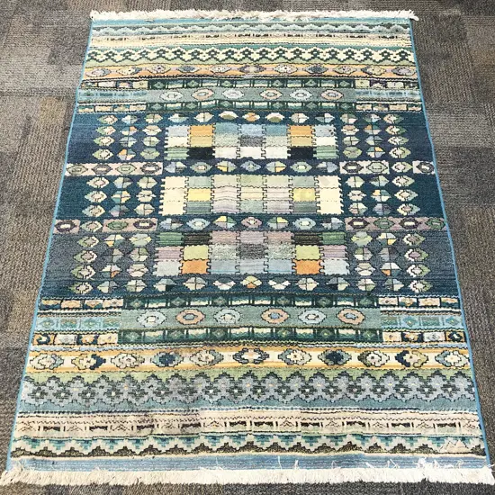 Machine Made Decorative Floor Rug