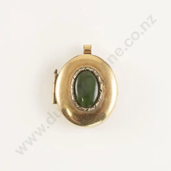 9ct Oval Single Panel Greenstone Photo Locket
