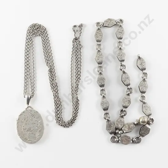 Vict S/S Locket Chain
