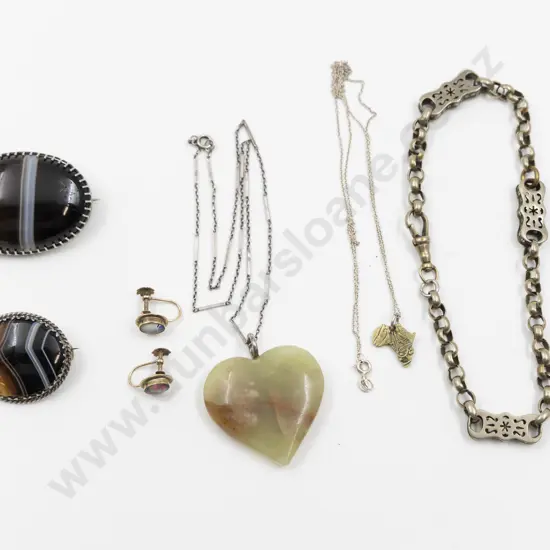 Two Vict Silver Mounted Striated Agate Brooches