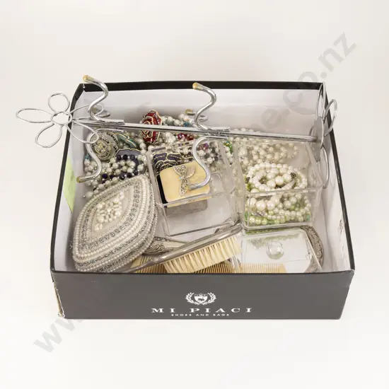 Qty Imitation Pearl Fashion Necklaces