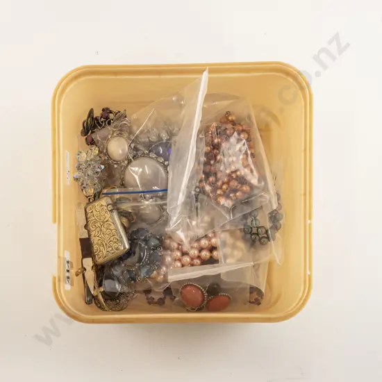 Collection Vintage Costume Jewellery and Assorted