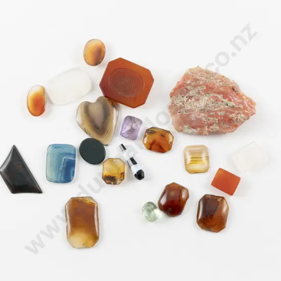 Small Quantity of Unmounted Gem Stones and Seal Mounts
