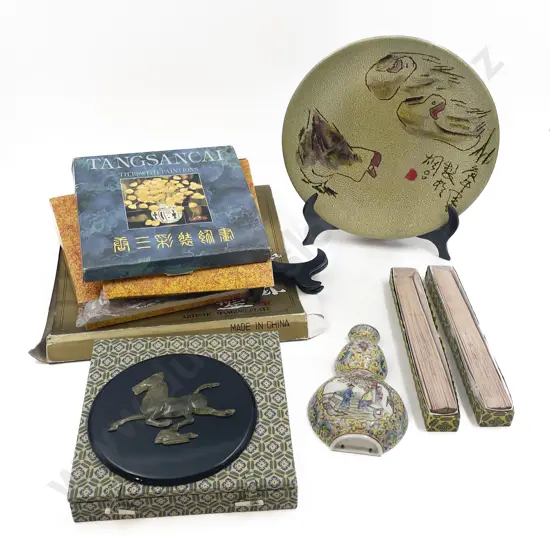 Quantity of Assorted Wall Vases etc