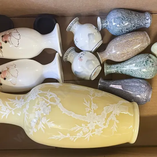 Box Quantity of Assorted Vases