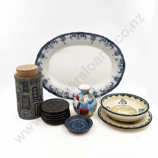Small Quantity of Assorted China and Pottery