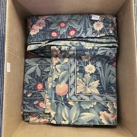 William Morris Style Queen Duvet Cover with Four Matching Pillow Cover Slips