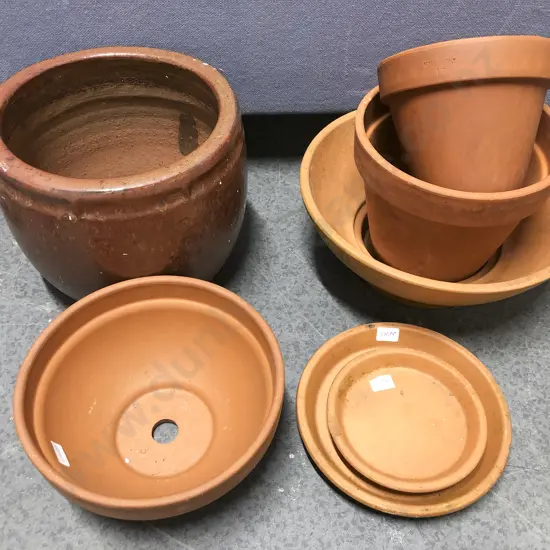 Small Quantity of Assorted Terracotta Garden Pots