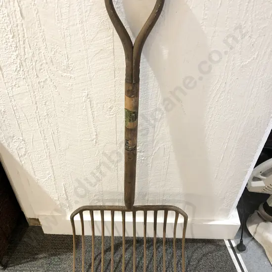 Vintage Twelve Tyne Garden Fork