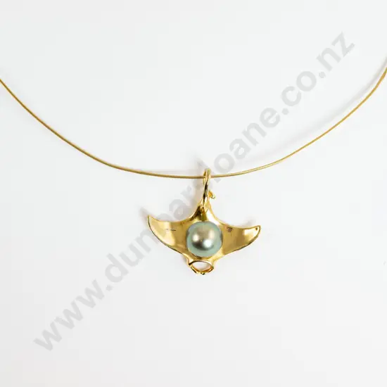14ct Pearl Stringray Pendant on 18ct Neck Chain