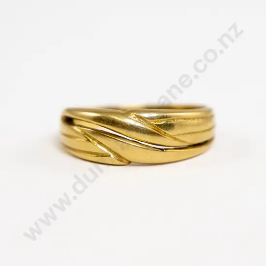 18ct Cross-Over Design Band Ring