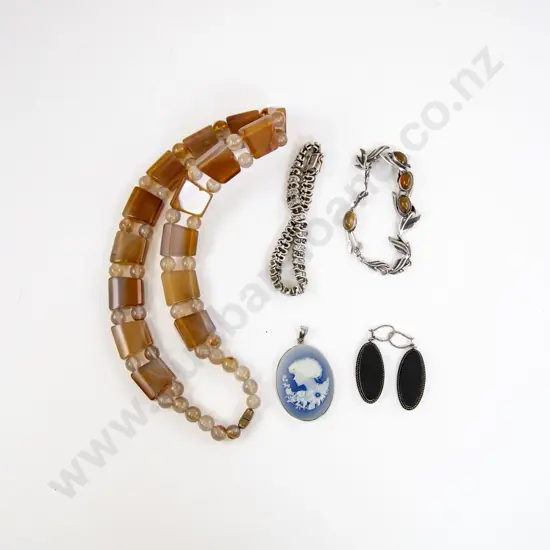 Single Strand Beaded Necklace