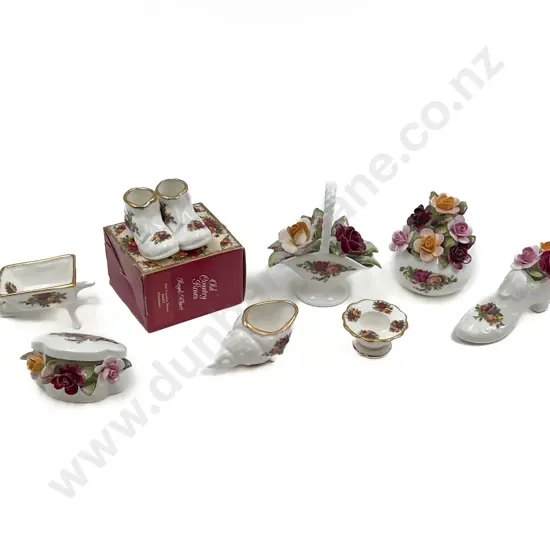 Collection of RA Old Country Roses Ornaments Including Posies (9pce)